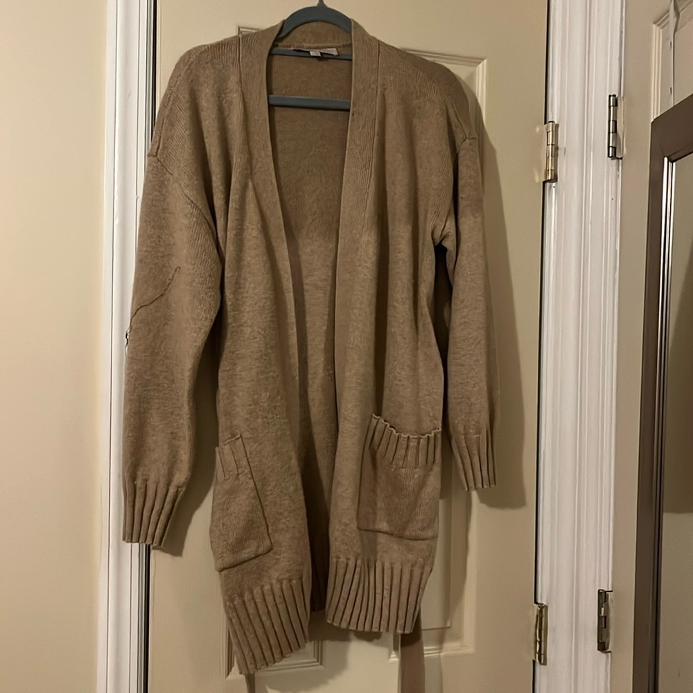TAN LONG WAIST FRONT TIE SWEATER WITH 2 FRONT POCKETS SIZE L